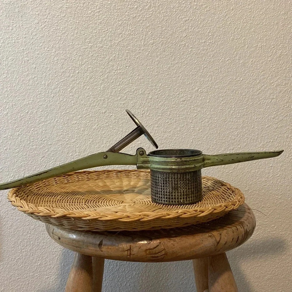 Vintage Metal Potato Masher Ricer  With Green Metal Handles Mid Century - Picture 4 of 5